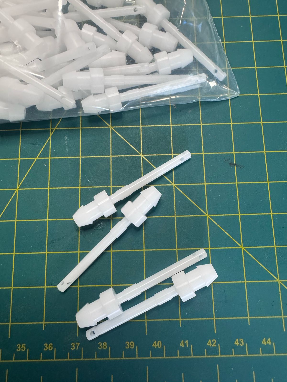 Usinagem em torno CNC tipo Suiço